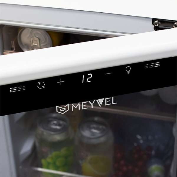 Холодильник для косметики и напитков Meyvel MD35-White